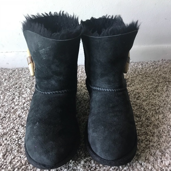 black ugg boots size 3